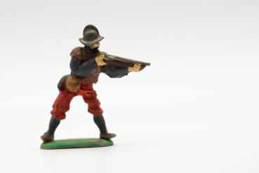 Arkebusier firing Spanish helmet
